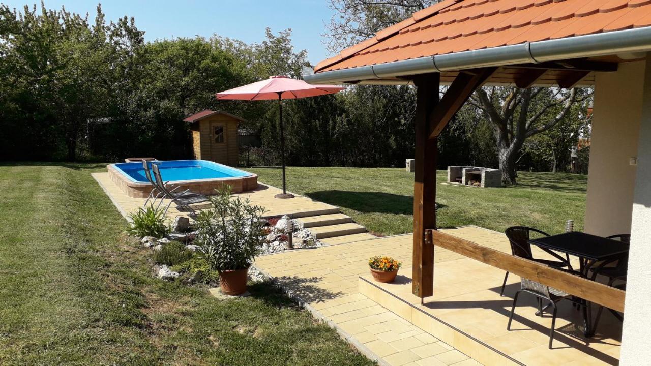 Cseresznyevirag Vendeghazak Kovagoszolos Luaran gambar