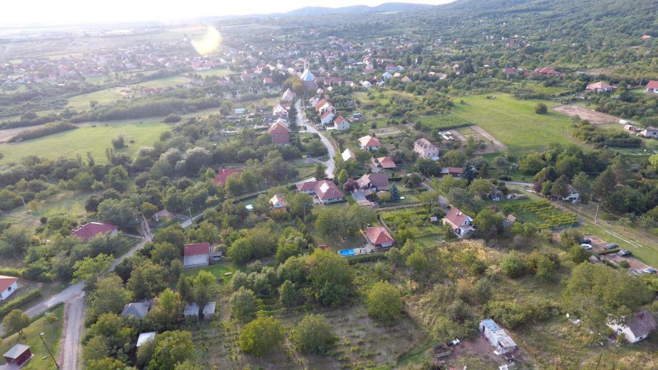 Cseresznyevirag Vendeghazak Kovagoszolos Luaran gambar