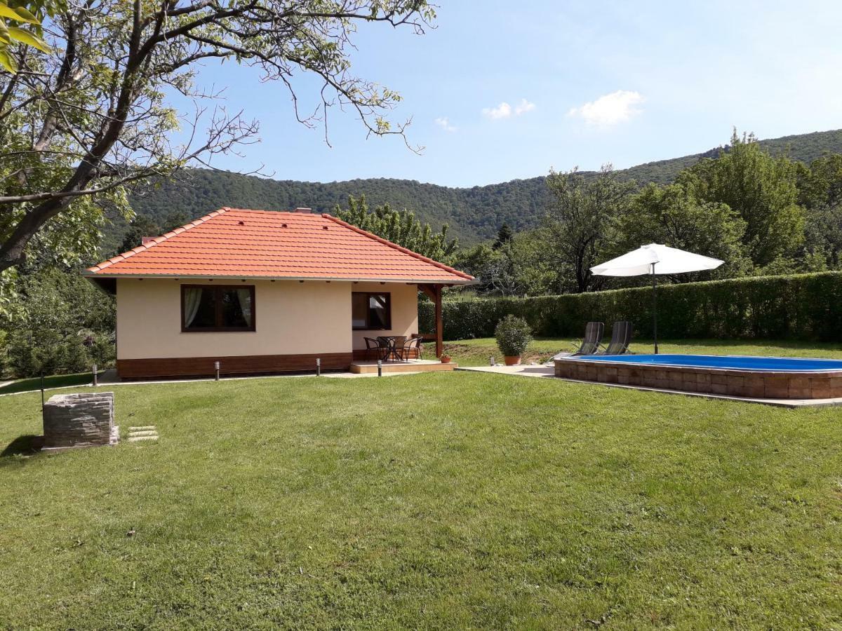 Cseresznyevirag Vendeghazak Kovagoszolos Luaran gambar